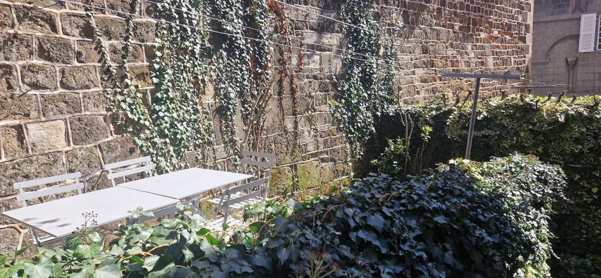 Appartement 120 M² Duplex Coeur Historique Au Calme Le Puy-en-Velay Eksteriør bilde